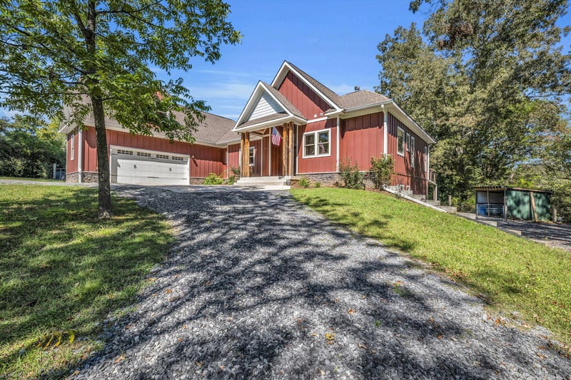 426 Simmons Tawzer Rd, Chickamauga, GA 30707