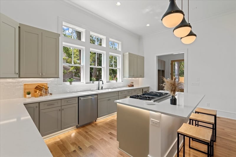 1707 Hillmont Dr, Nashville, TN 37215