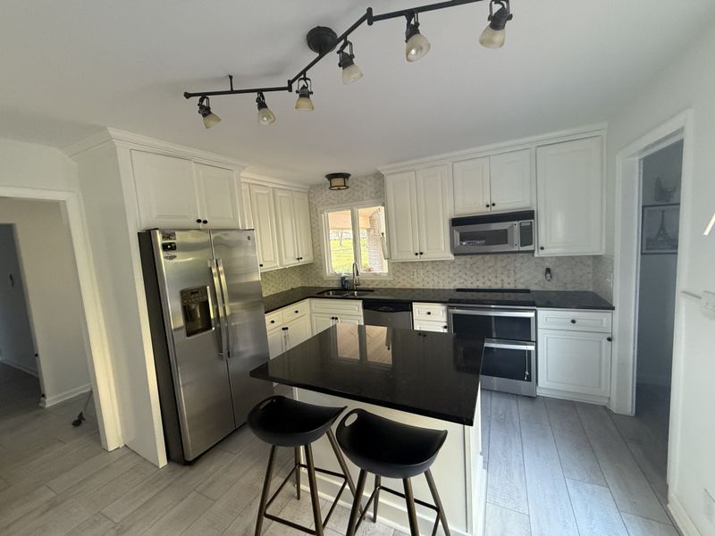 2975 W Division St, Hermitage, TN 37076