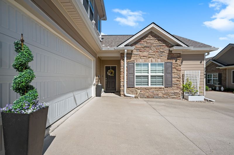 2365 Stonecenter Ln, Murfreesboro, TN 37128