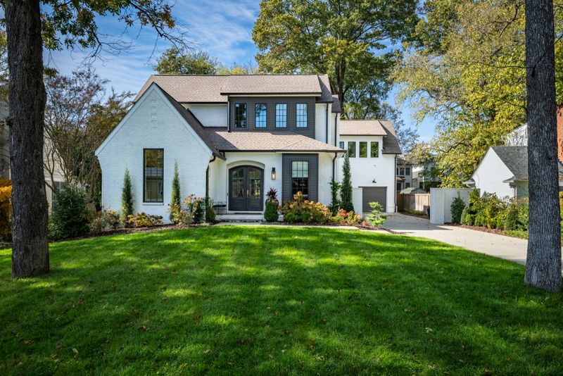 1828 Green Hills Dr, Nashville, TN 37215
