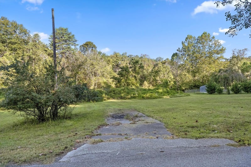 1612 Lula Lake Rd, Lookout Mountain, GA 30750
