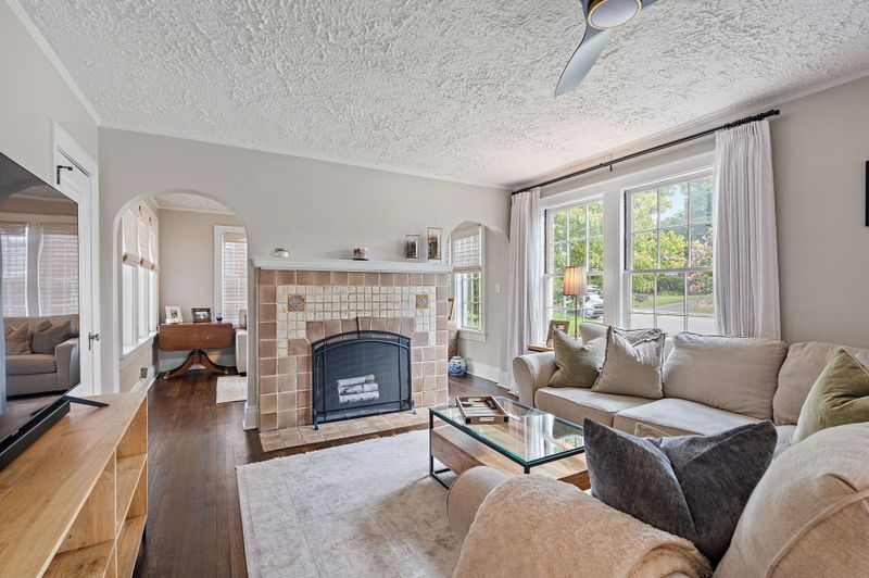105 Cherokee Rd, Nashville, TN 37205