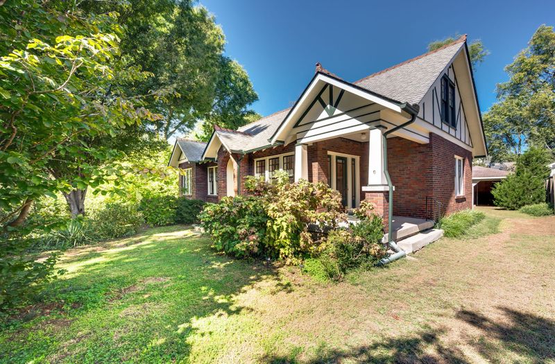 2608 W Linden Ave, Nashville, TN 37212
