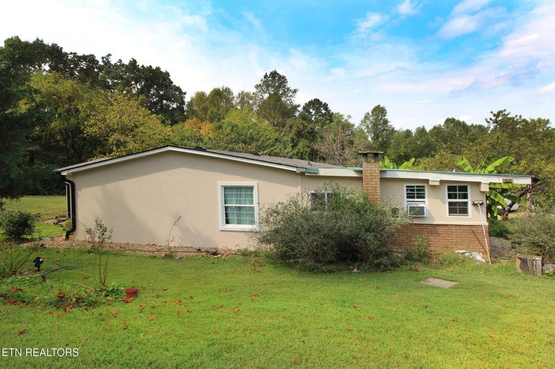 6214 Lacy Rd, Knoxville, TN 37912