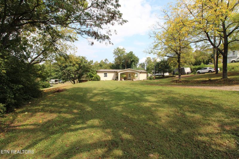 6214 Lacy Rd, Knoxville, TN 37912