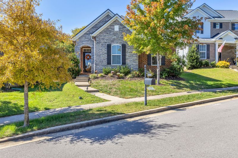 2881 Whitebirch Dr, Hermitage, TN 37076