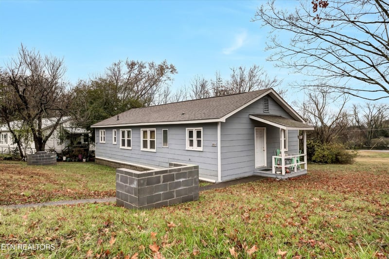 100102 Howard Ln, Oak Ridge, TN 37830