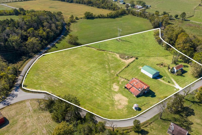 3523 Water Valley Rd, Williamsport, TN 38487