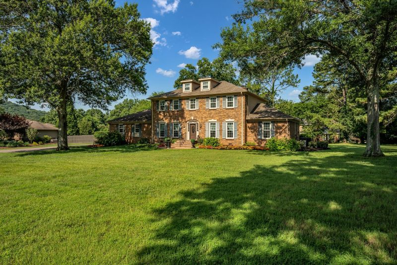 6313 Chickering Cir, Nashville, TN 37215
