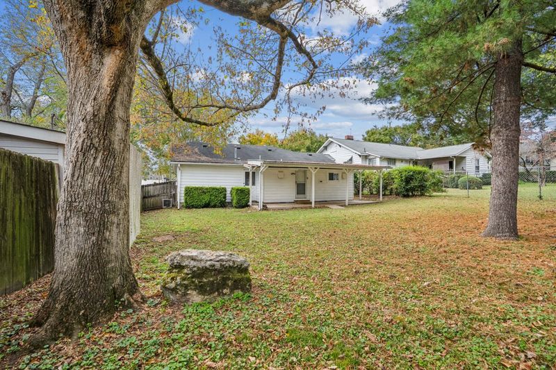 106 44th Ave N, Nashville, TN 37209