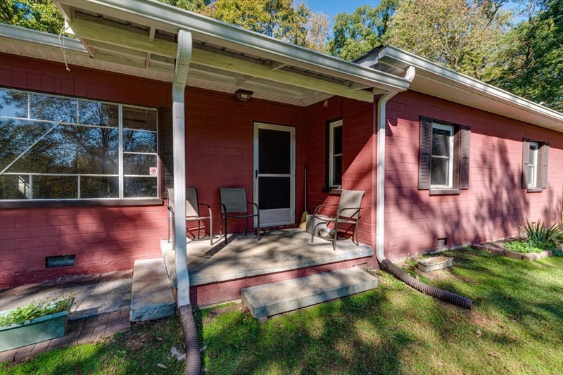954 Goodson Cir, Rock Spring, GA 30739