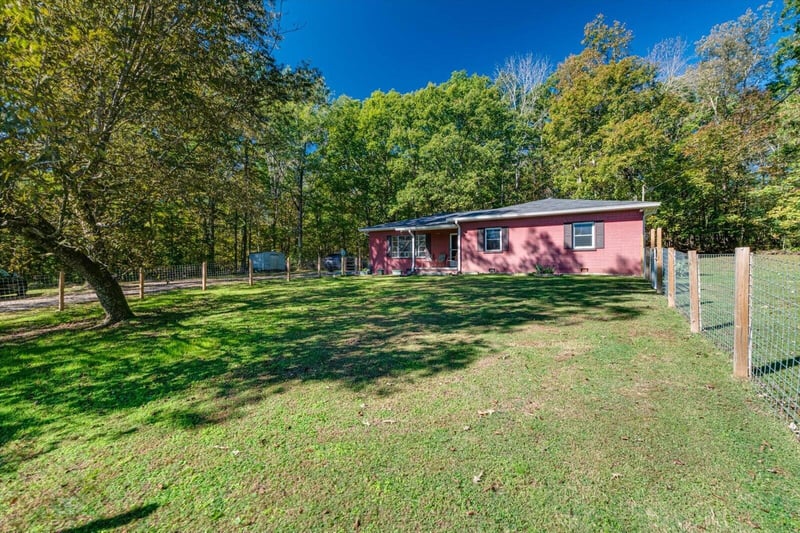 954 Goodson Cir, Rock Spring, GA 30739