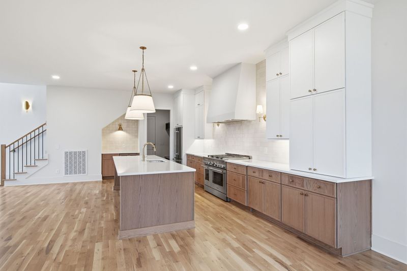 927 Crescent Hill Rd, Nashville, TN 37206
