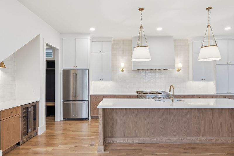 927 Crescent Hill Rd, Nashville, TN 37206