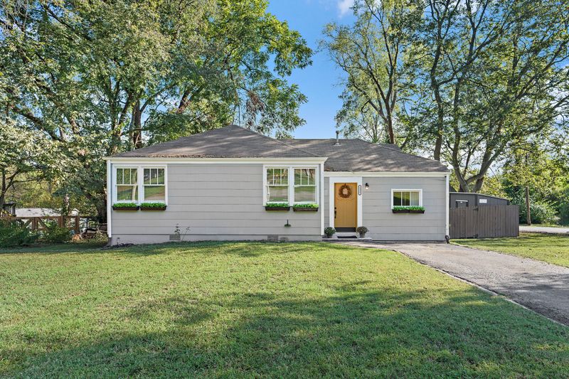 1525 Norvel Ave, Nashville, TN 37216