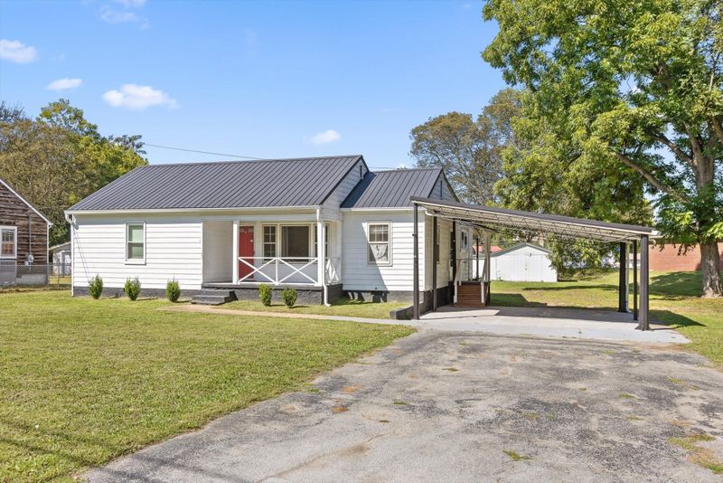 635 W Cloud Springs Rd, Rossville, GA 30741