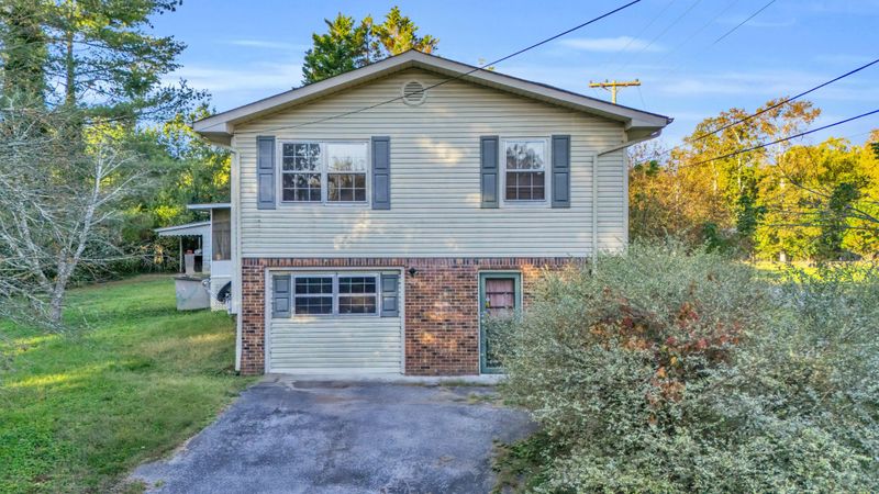 8 E Sharon Cir, Ringgold, GA 30736