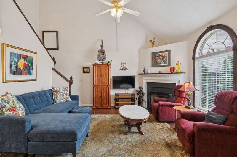 102 Courtside Pl, Hendersonville, TN 37075
