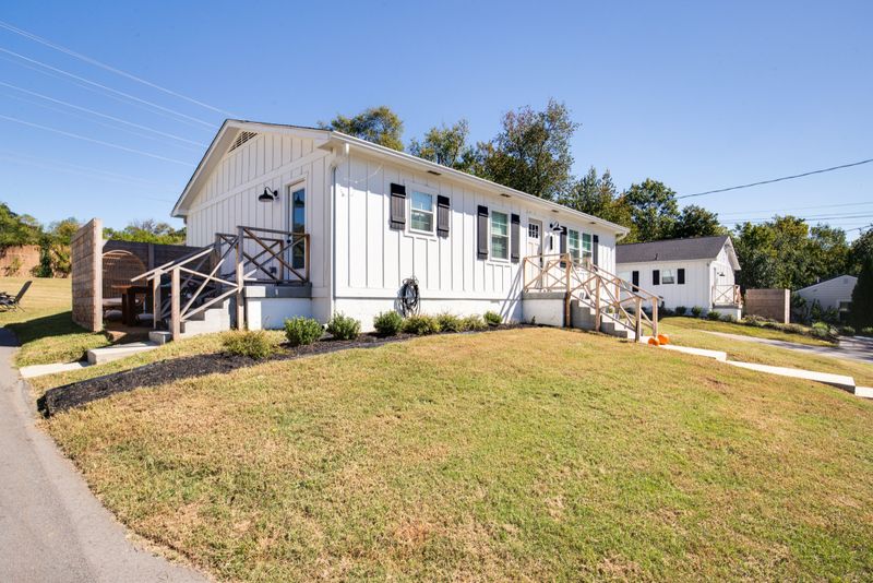 2128H G Sharondale Dr, Nashville, TN 37215