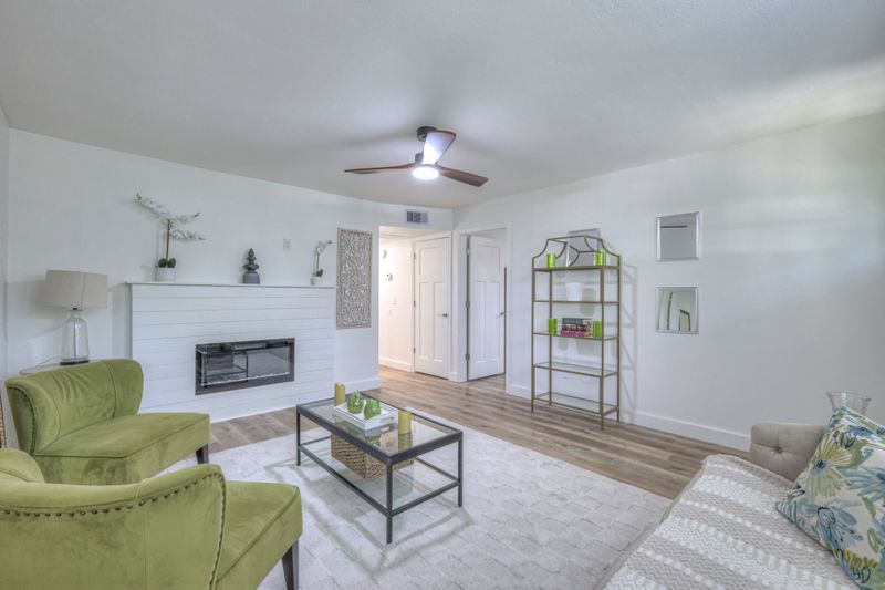 147 Five Oaks Dr, Nashville, TN 37217