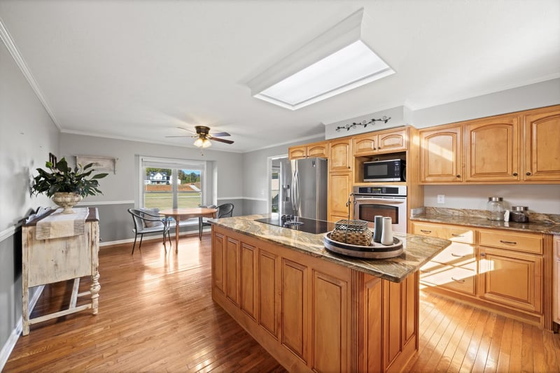 694 Meadow Dr, Chickamauga, GA 30707