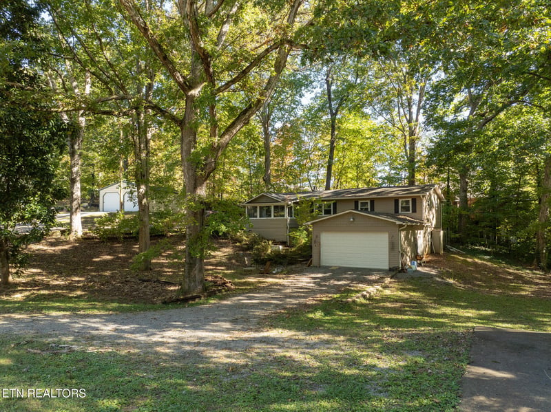 1631 Maplegreen Ln, Knoxville, TN 37922