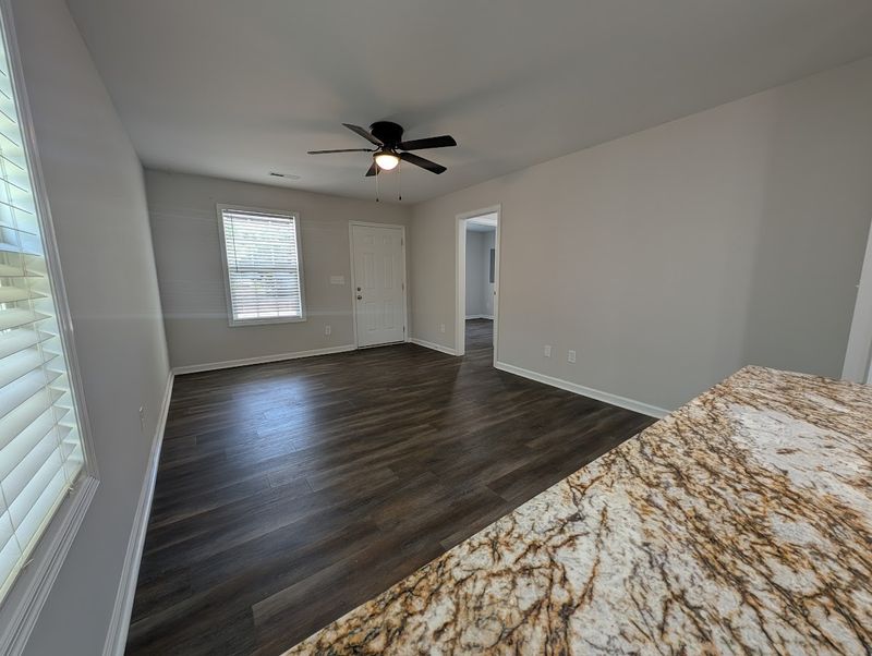 709 E 9th St, Columbia, TN 38401