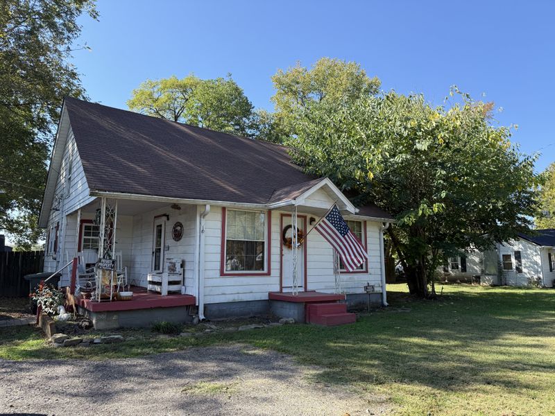 302 Church St, Portland, TN 37148