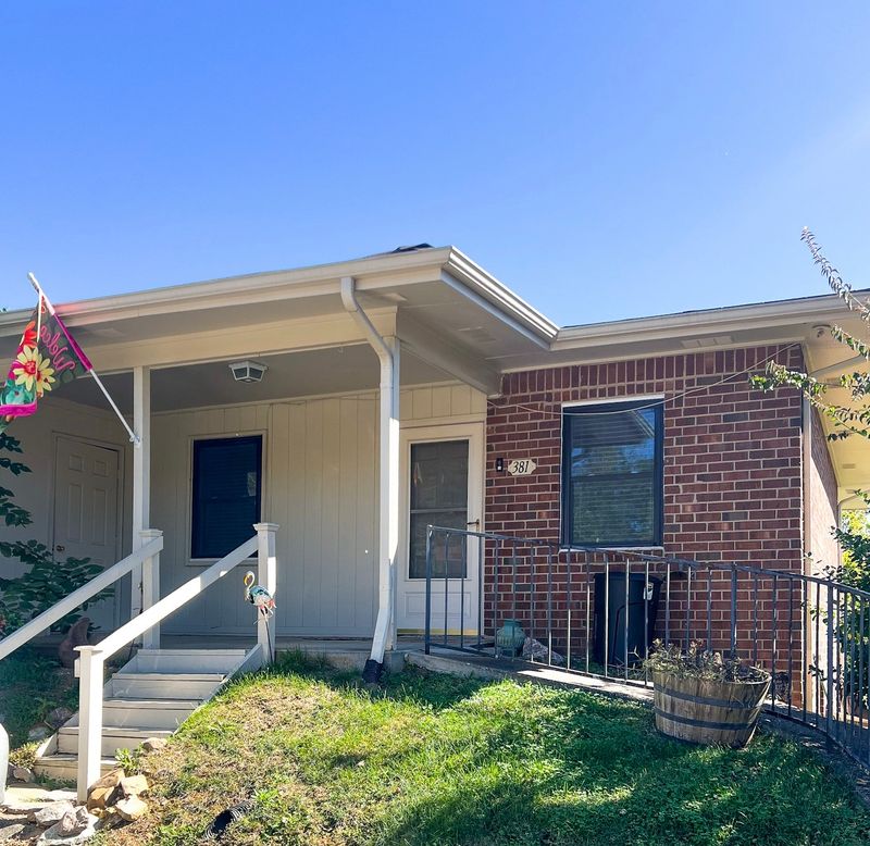 381 Deer Lake Dr, Nashville, TN 37221