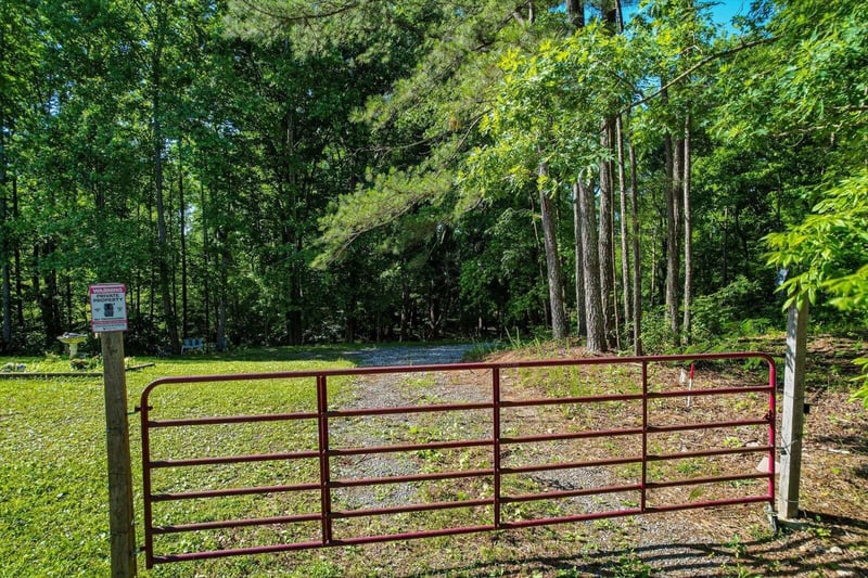 3871 Miller Dr NE, Dalton, GA 30721
