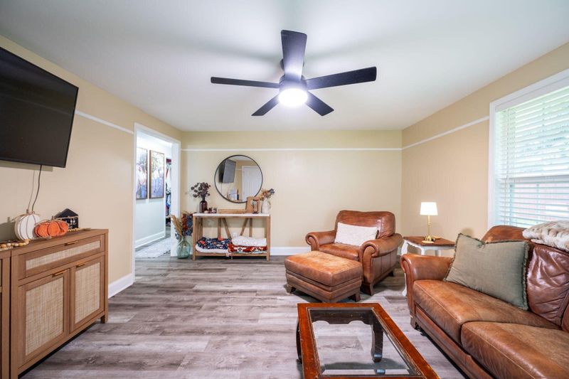 75 Mccraw St, Rossville, GA 30741