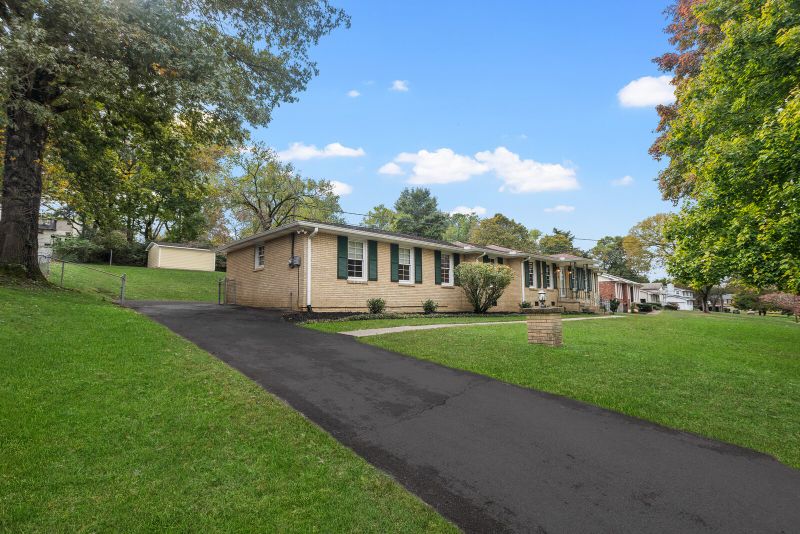 2019 Hickory Hill Ln, Hermitage, TN 37076