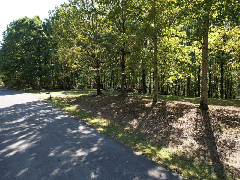 1060 Holcomb Cir, Kingston Springs, TN 37082