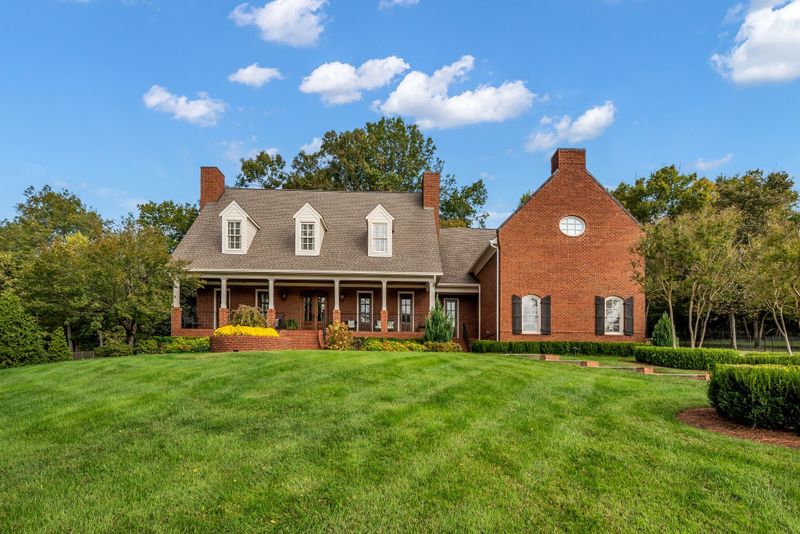 2449 Durham Manor Dr, Franklin, TN 37064
