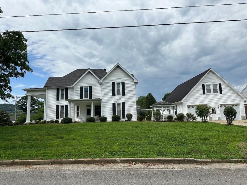 618 Main St N, Carthage, TN 37030