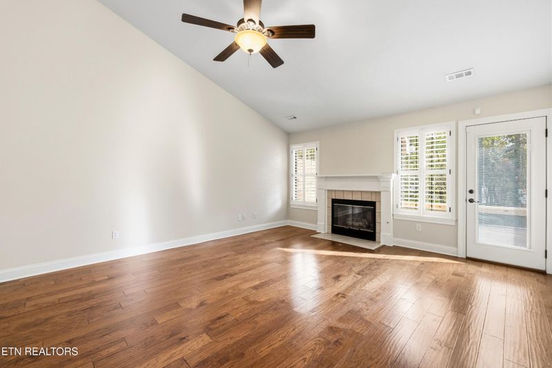 552 Farragut Commons Dr, Knoxville, TN 37934