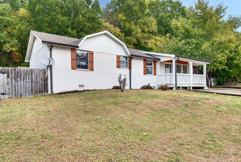 638 Putnam Dr, Nashville, TN 37218