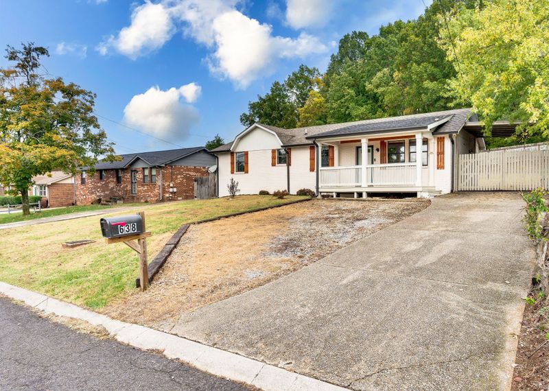 638 Putnam Dr, Nashville, TN 37218