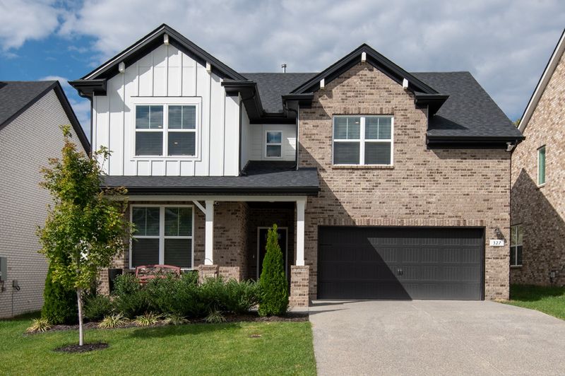 327 Turfway Pk, Gallatin, TN 37066