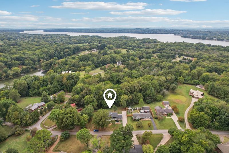 740 Lakeview Cir, Mount Juliet, TN 37122