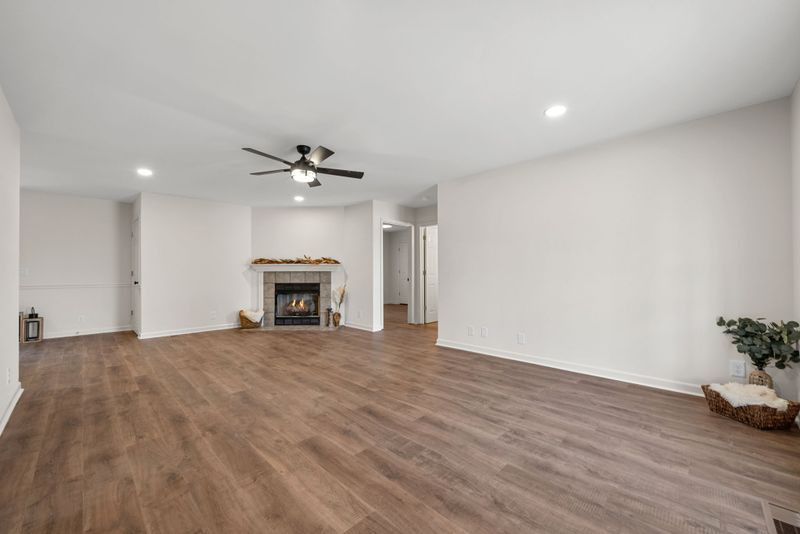 317 Eisenhower Dr, Ashland City, TN 37015