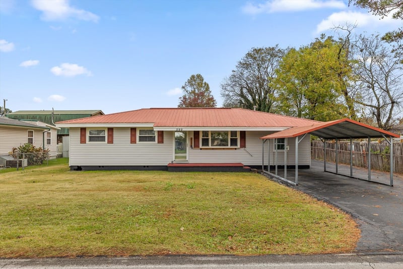 599 Steele Rd, Rossville, GA 30741