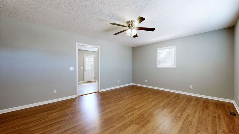 7992 Lebanon Rd, Murfreesboro, TN 37129