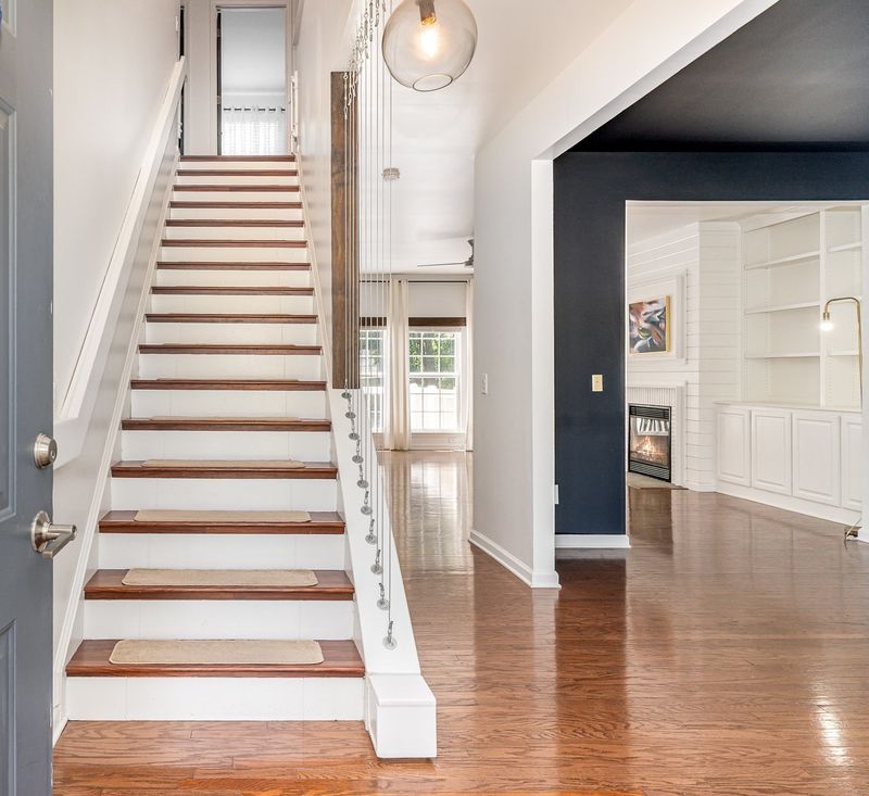 7325 Olmsted Dr, Nashville, TN 37221