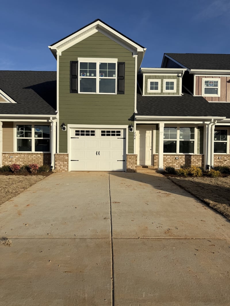 264 Selesia Ln, Pleasant View, TN 37146
