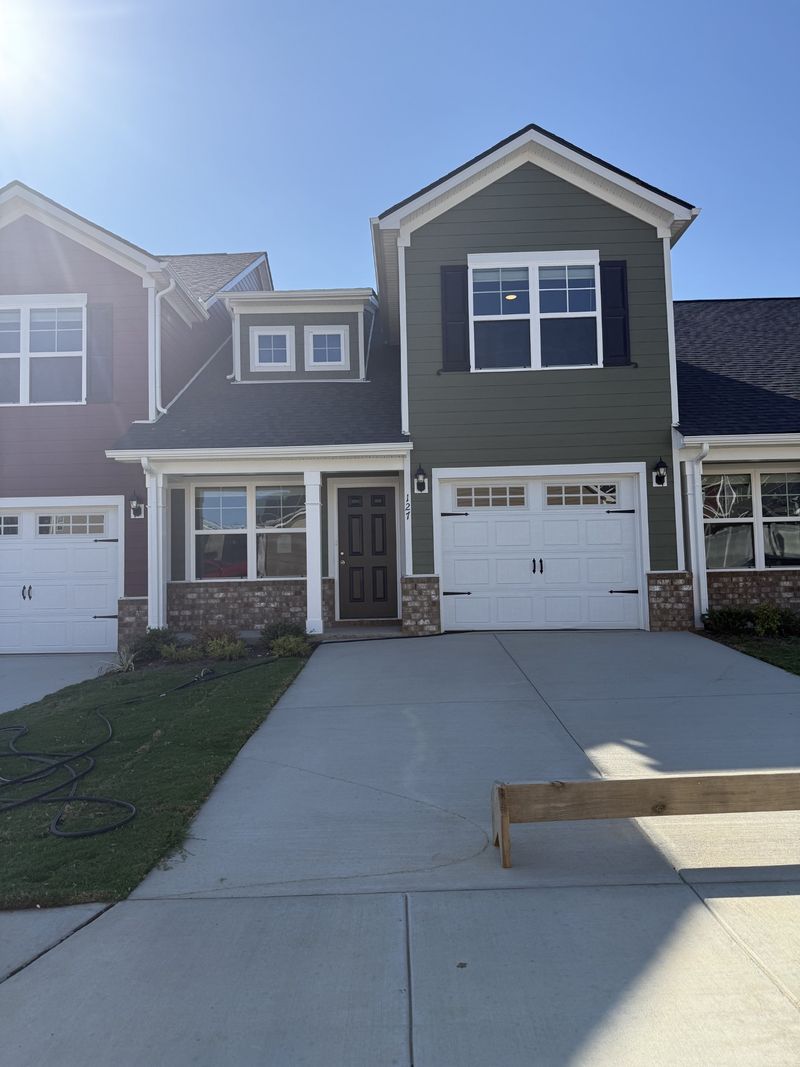 250 Selesia Ln, Pleasant View, TN 37146