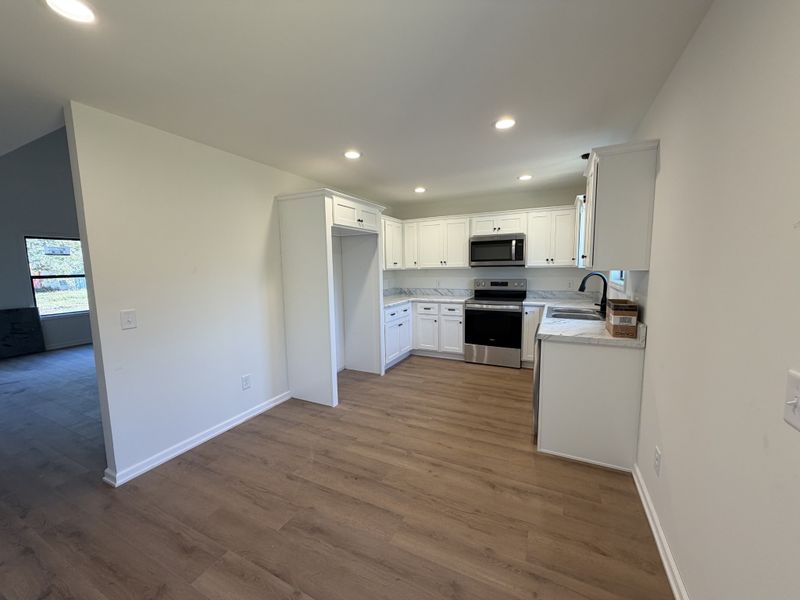 1237 S Russell St, Portland, TN 37148