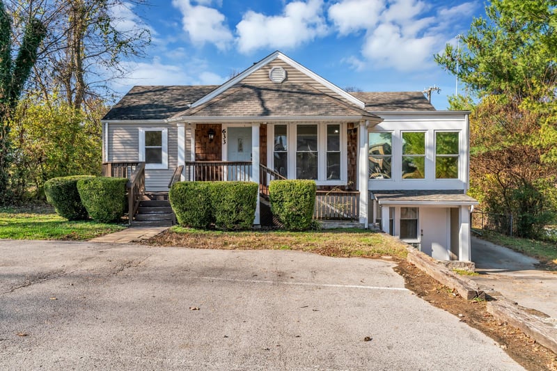 633 W Iris Dr, Nashville, TN 37204