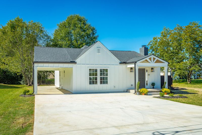 235 Guyler St, Ringgold, GA 30736